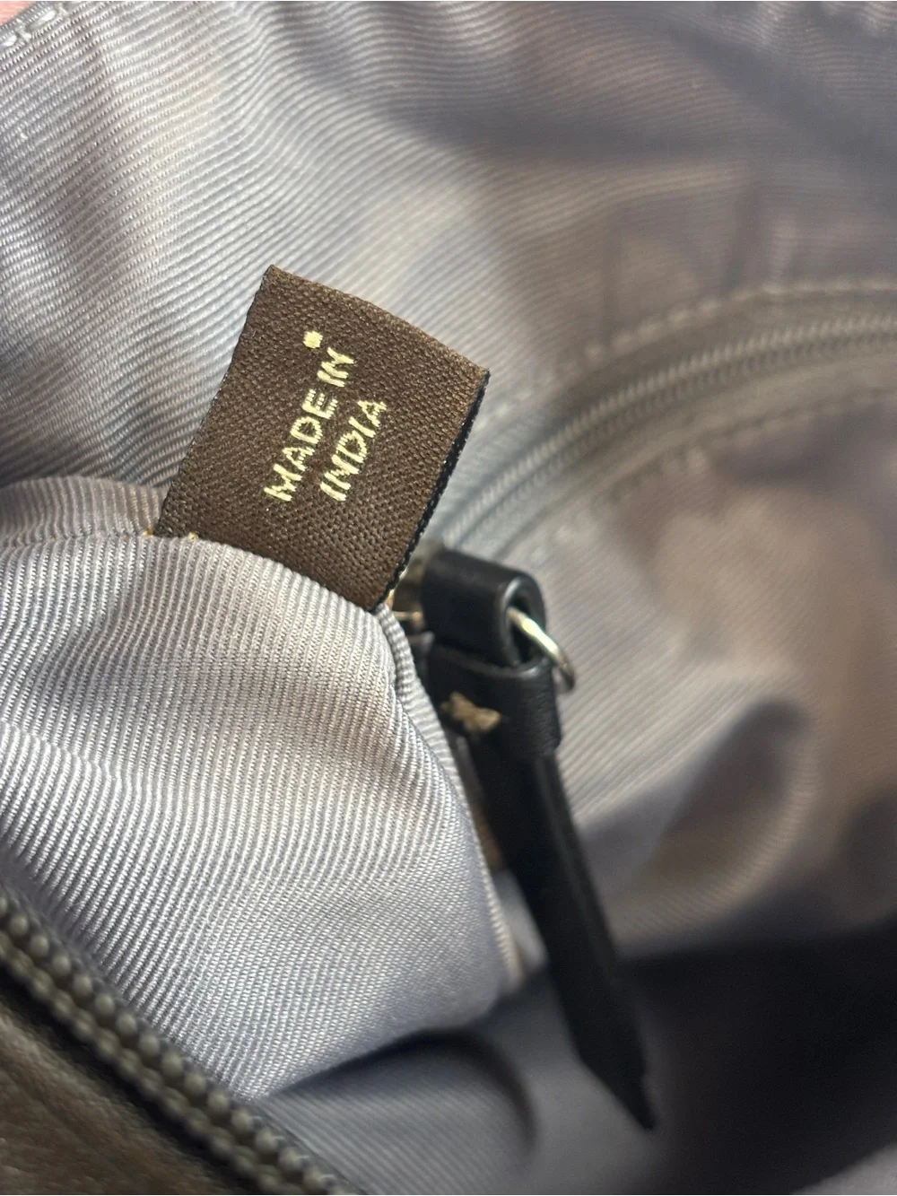 Y2K Vintage Coach Soho Pleated Black Leather Crossbody Swingpack bag